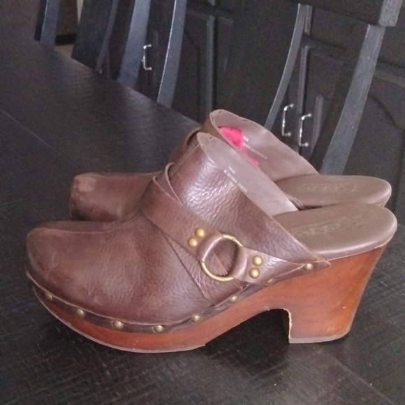 KORK EASE CLOGS - Picture 3 of 11